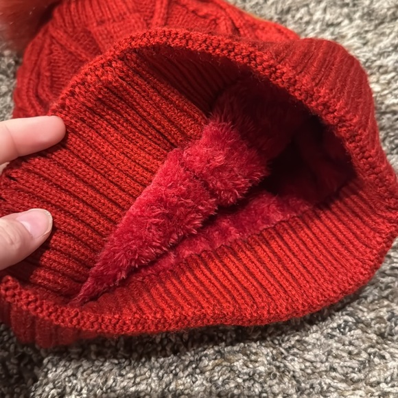 MAROON UGG HAT - Picture 6 of 6